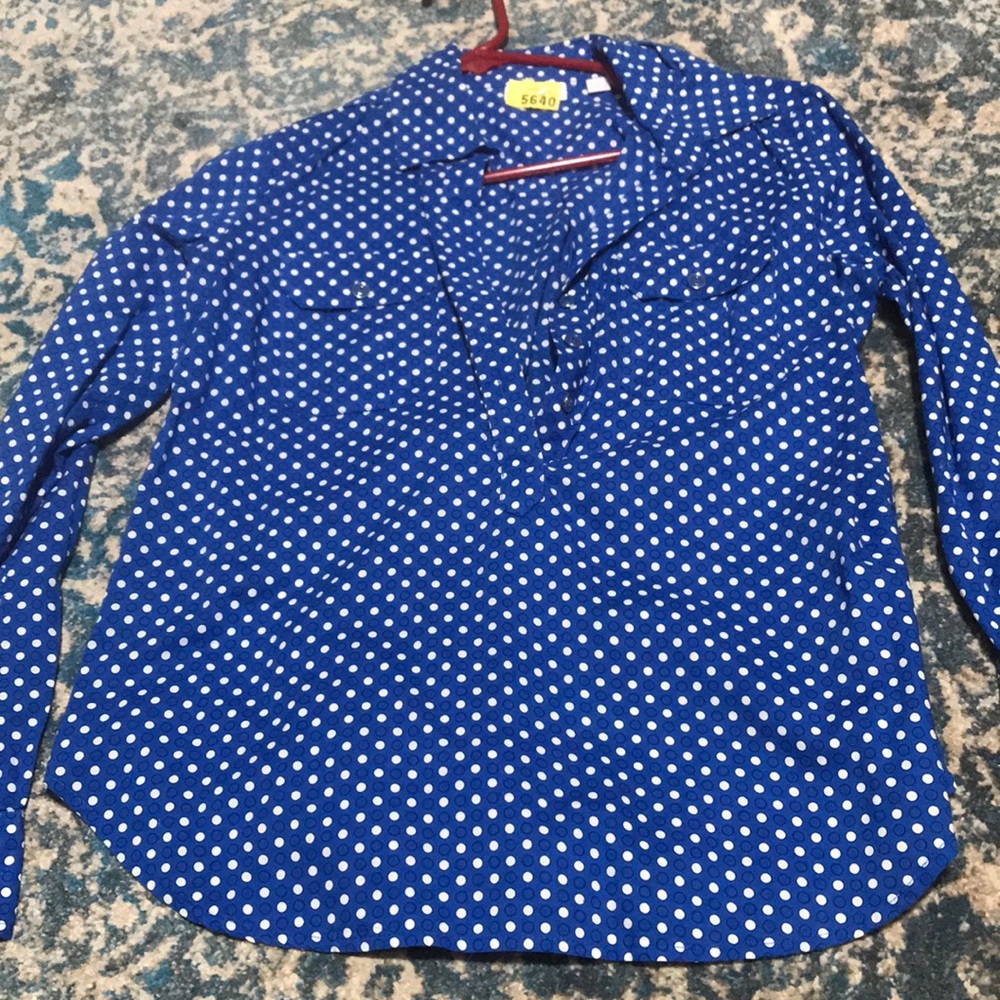 NY & Company XS polka dot pullover blouse!